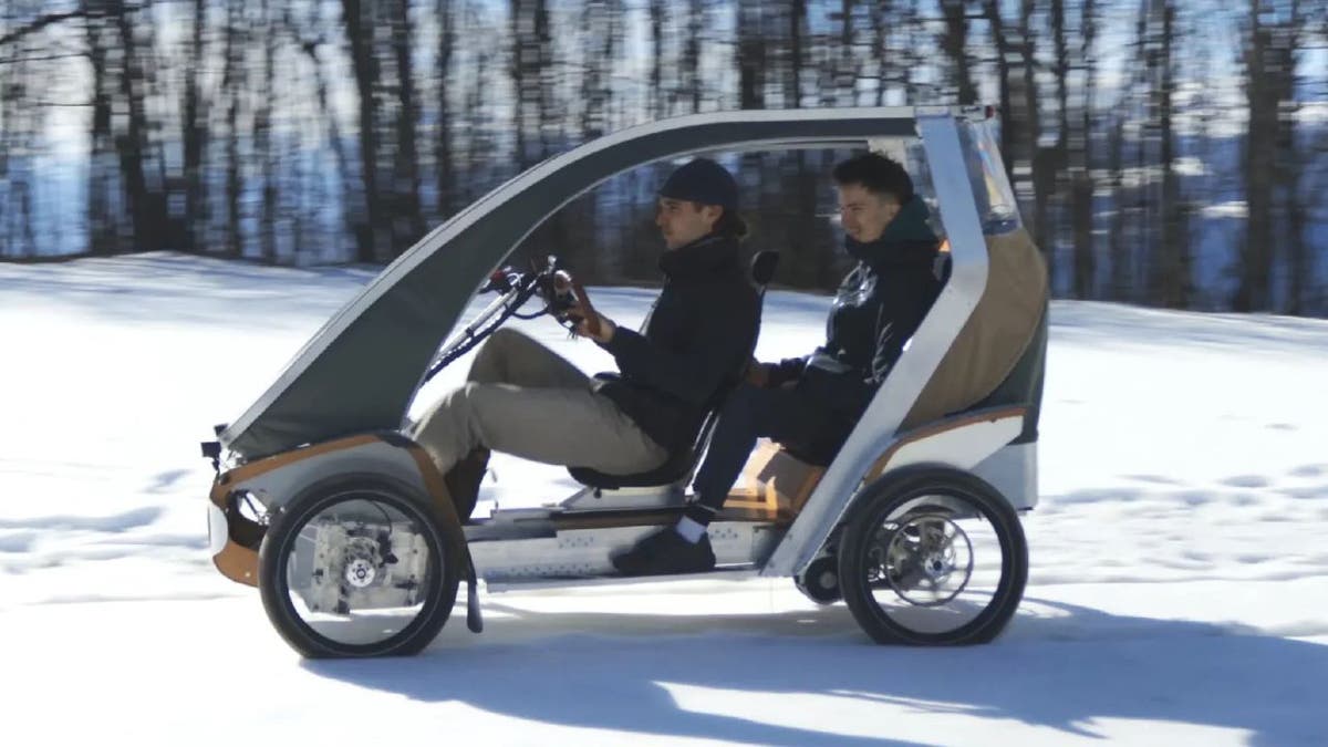 Four -wheeled electric vehicle.