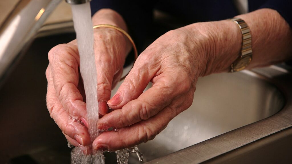 4 greater hand washing errors that could increase germs and viruses
