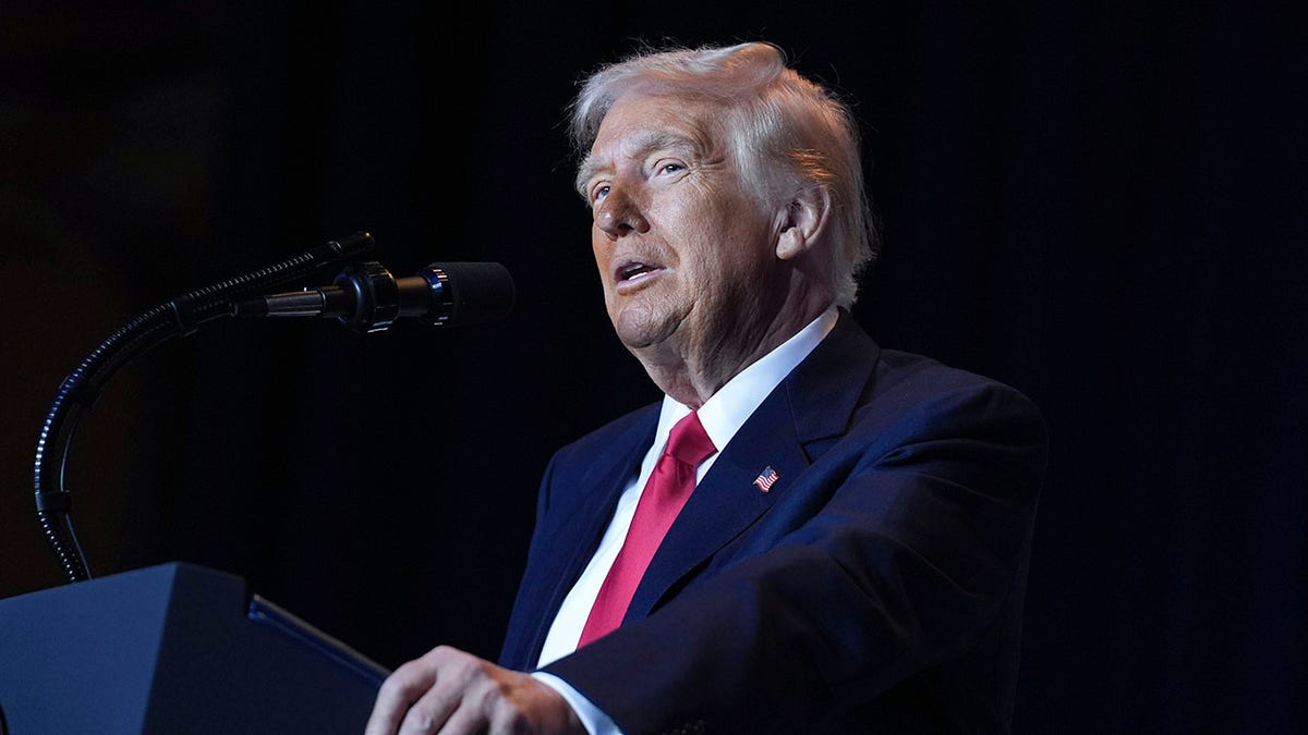 Trump in Washington Hilton Prayer Breakfast